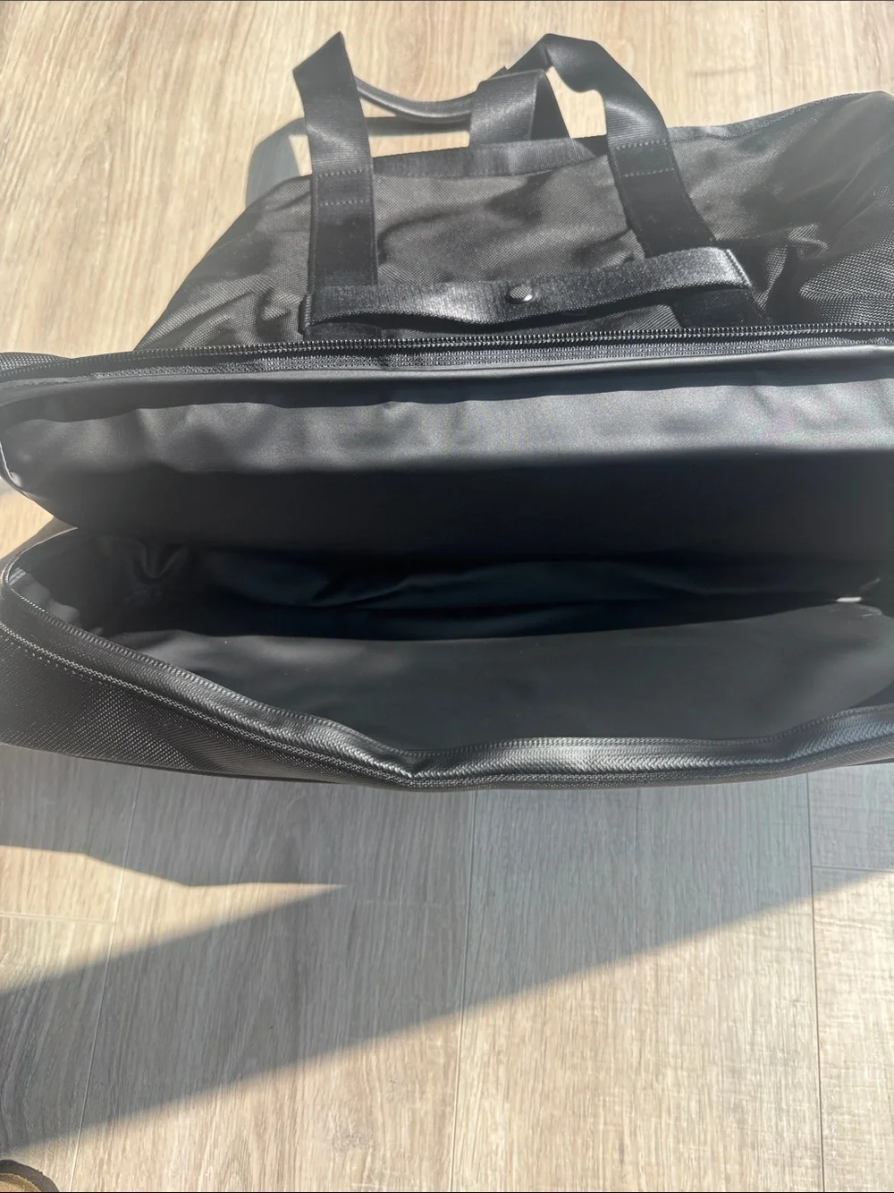 TUMI Alpha 3 Carryall Tote Bag in Black (Style Number: 138555-1041 - Picture 7 of 8
